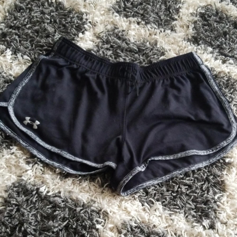 Under armour medium gym shorts lounge